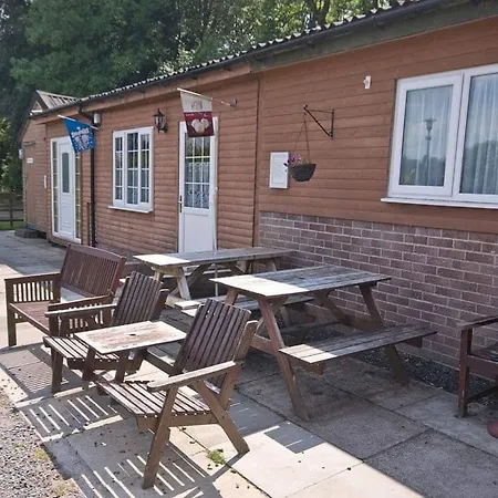 Riverview Lodges And Glamping-3